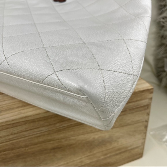 Chanel Woden CC Caviar White Bag - Picture 5 of 16
